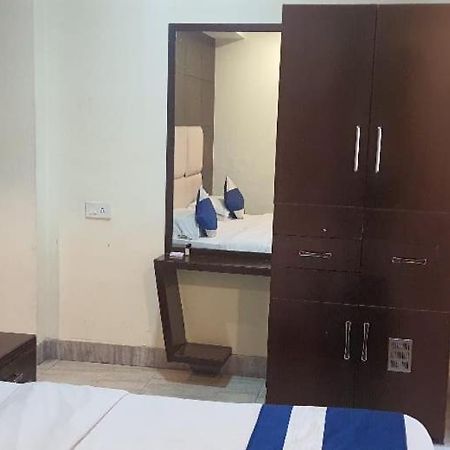 Hotel Presidency Inn Kolkata Exterior photo