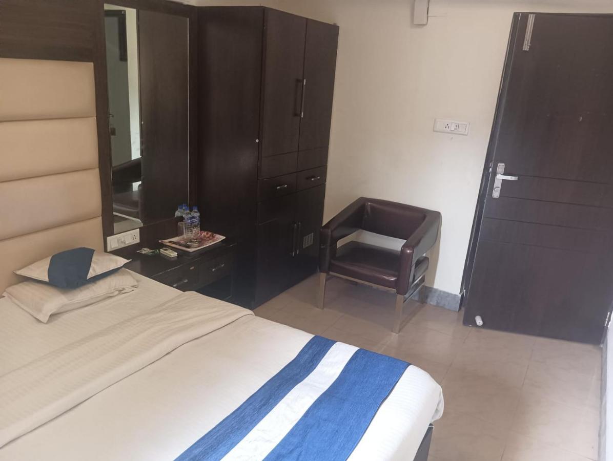 Hotel Presidency Inn Kolkata Exterior photo