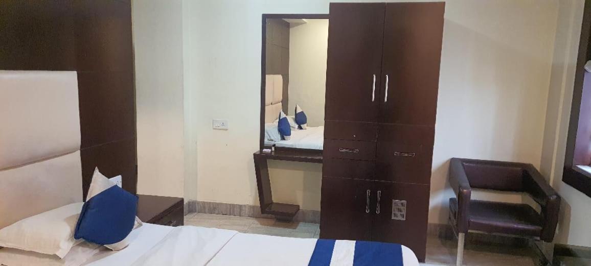 Hotel Presidency Inn Kolkata Exterior photo